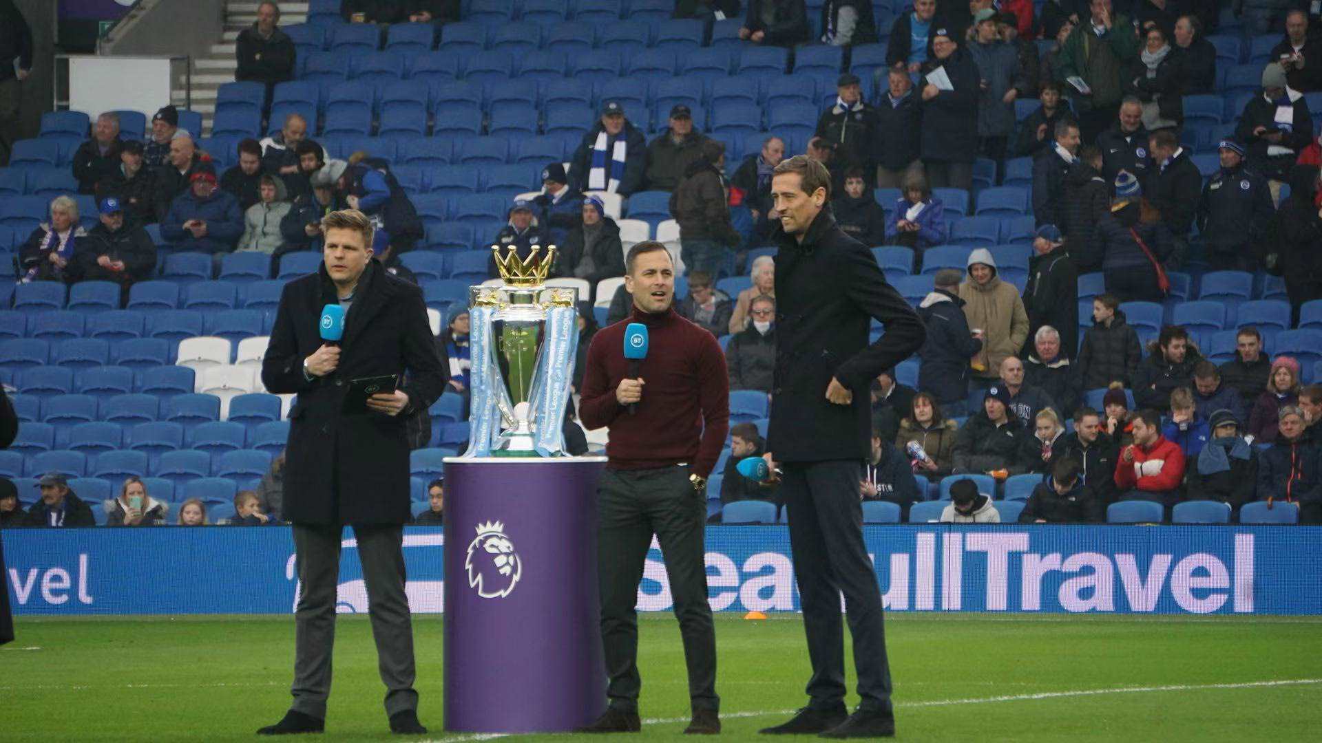 球员共同努 球员共同努